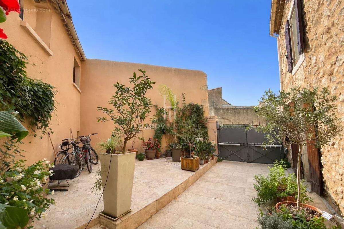 Charmante maison de village en pierre à Mouriès - photo 9