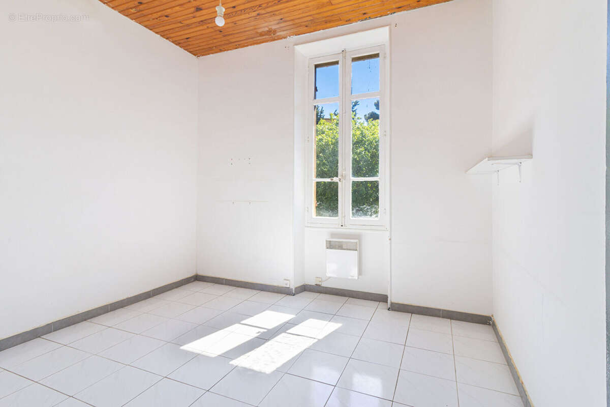 Maison 7 pièces sur 800m2 parcelle 13015 Marseille - photo 11