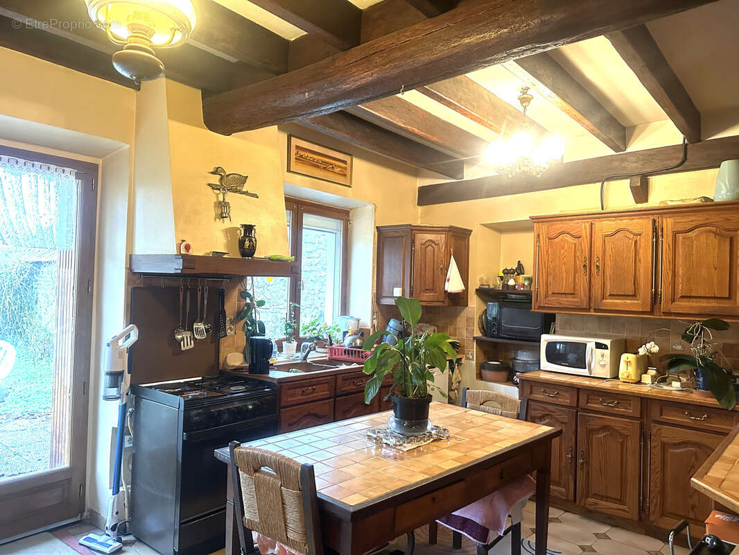 Maison à LA CHAPELLE-RABLAIS