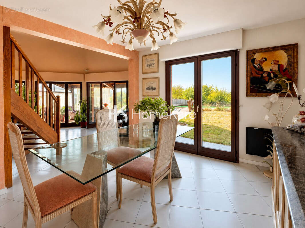 Maison 230 m² à Muret  - photo 4
