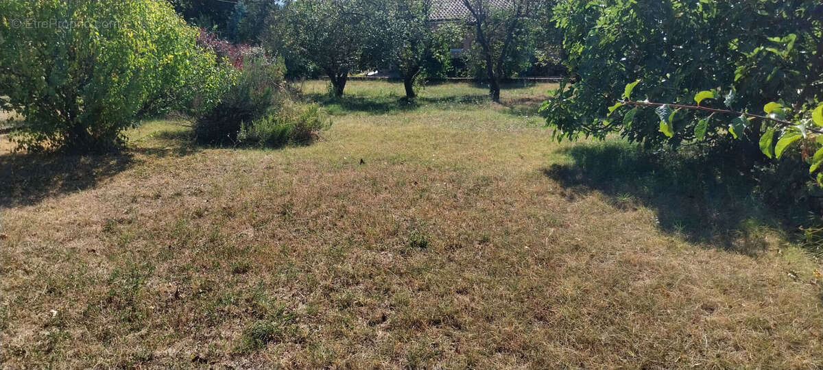 Terrain Serpaize 910 m2 - photo 2
