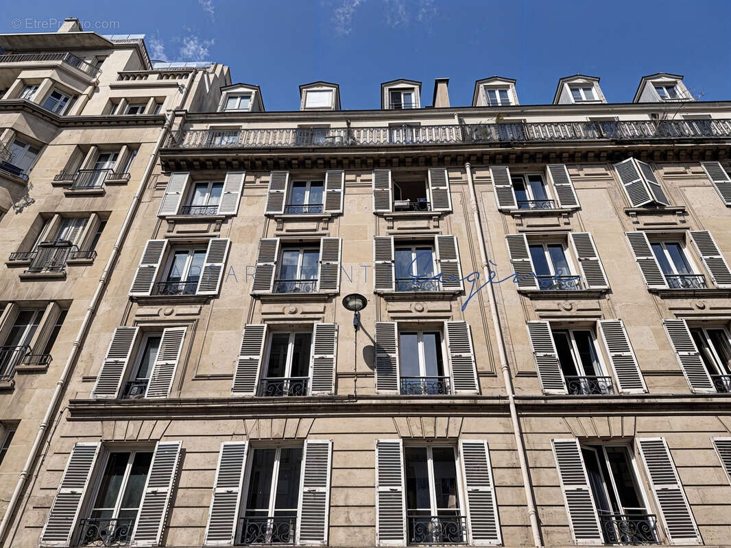Appartement à PARIS-17E