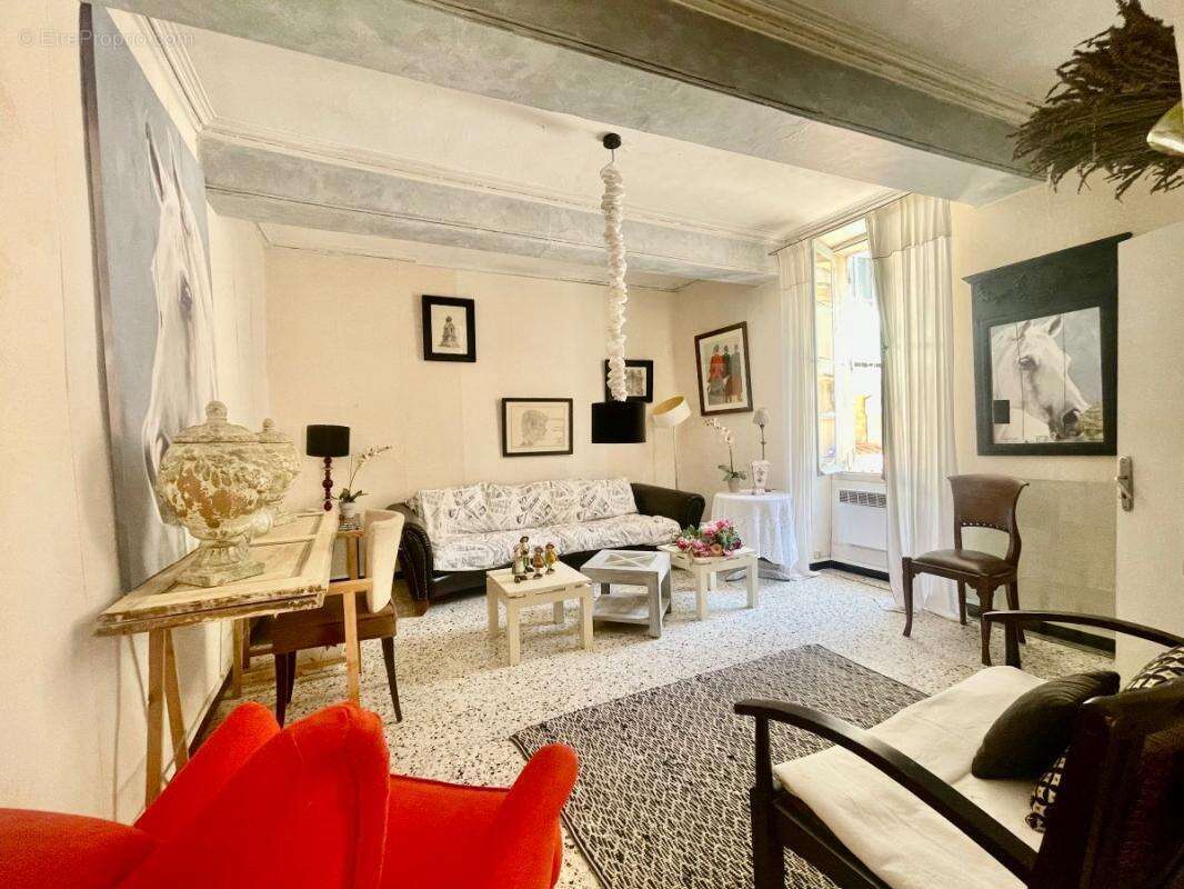 Maison à CHATEAURENARD