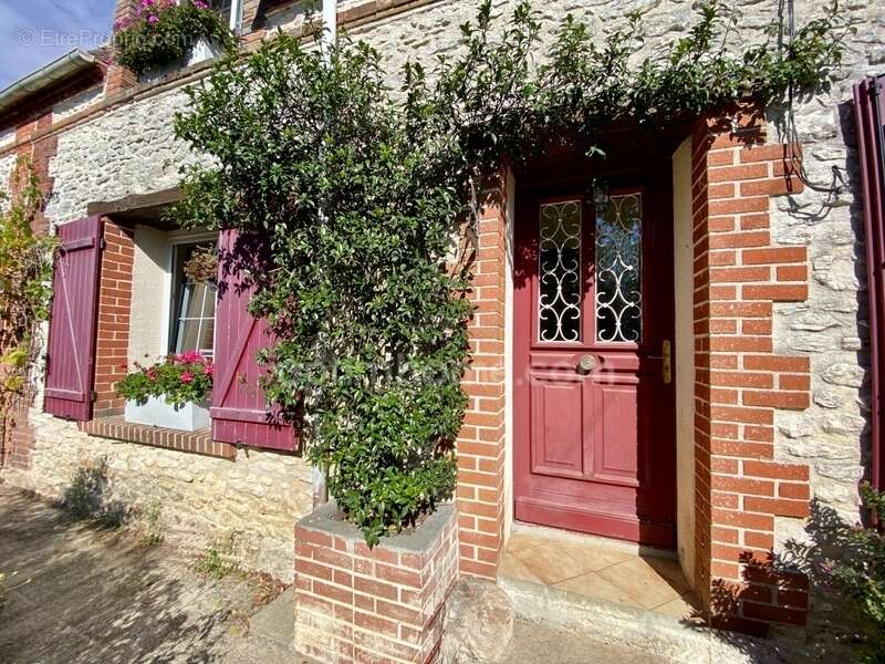 Maison à SAINT-JUST-EN-BRIE
