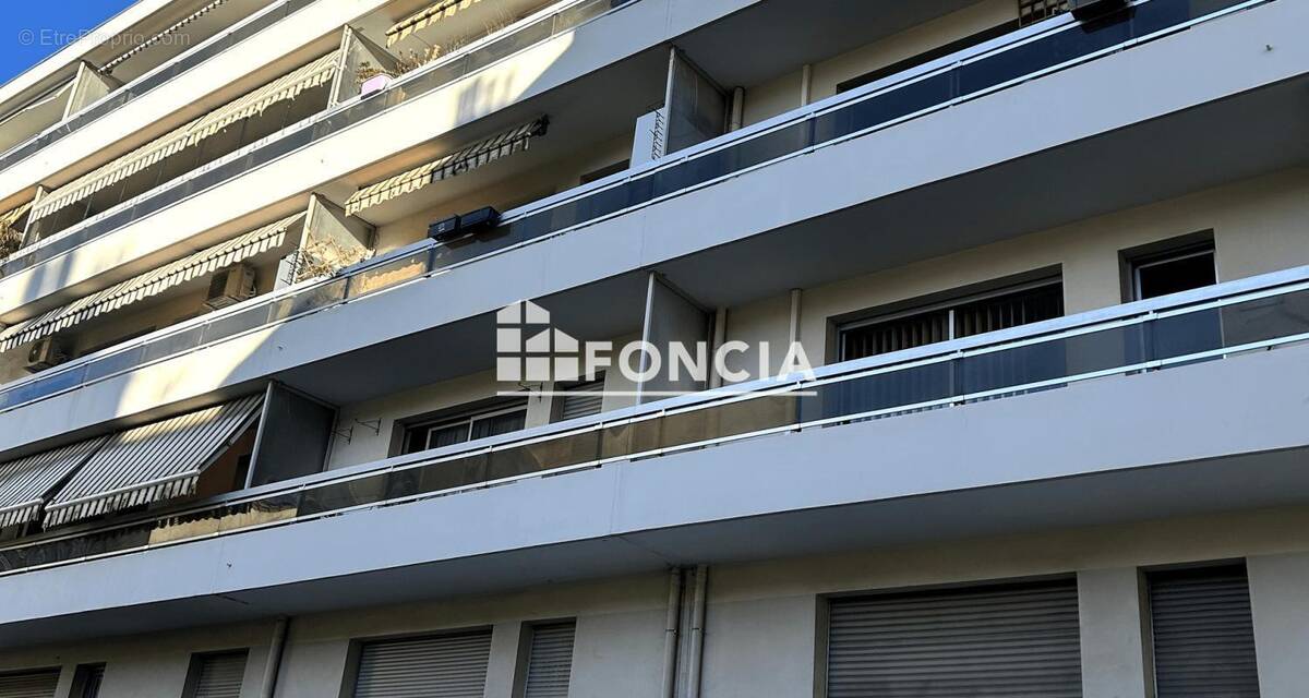 Appartement à MARSEILLE-5E