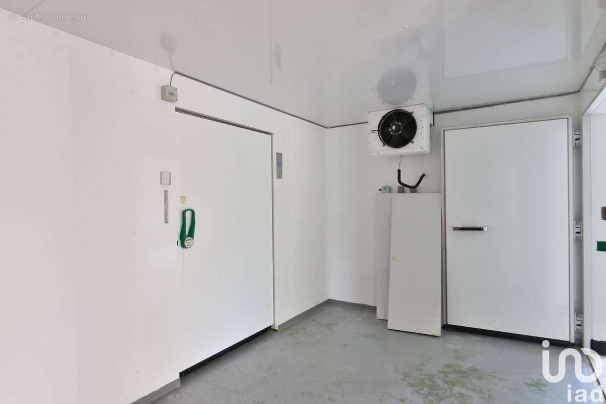 Photo 4 - Commerce à PRAHECQ