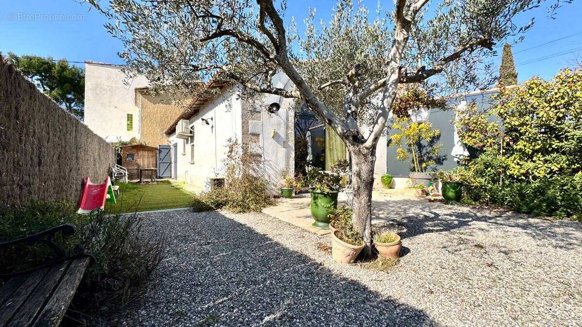 Maison à LES ANGLES