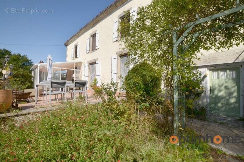 Maison à LE BOUCHAGE