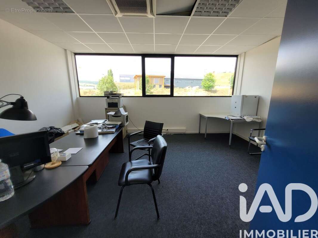Commerce 753 m² à Saint-Symphorien-Sur-Coise  - photo 7