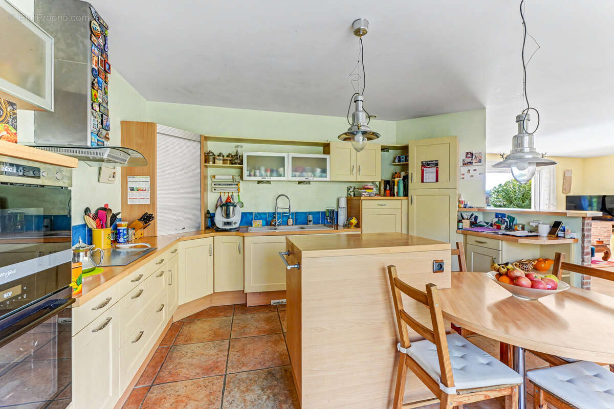 LAPEYROUSSE-FOSSAT Maison 200 m2 à vendre - photo 3