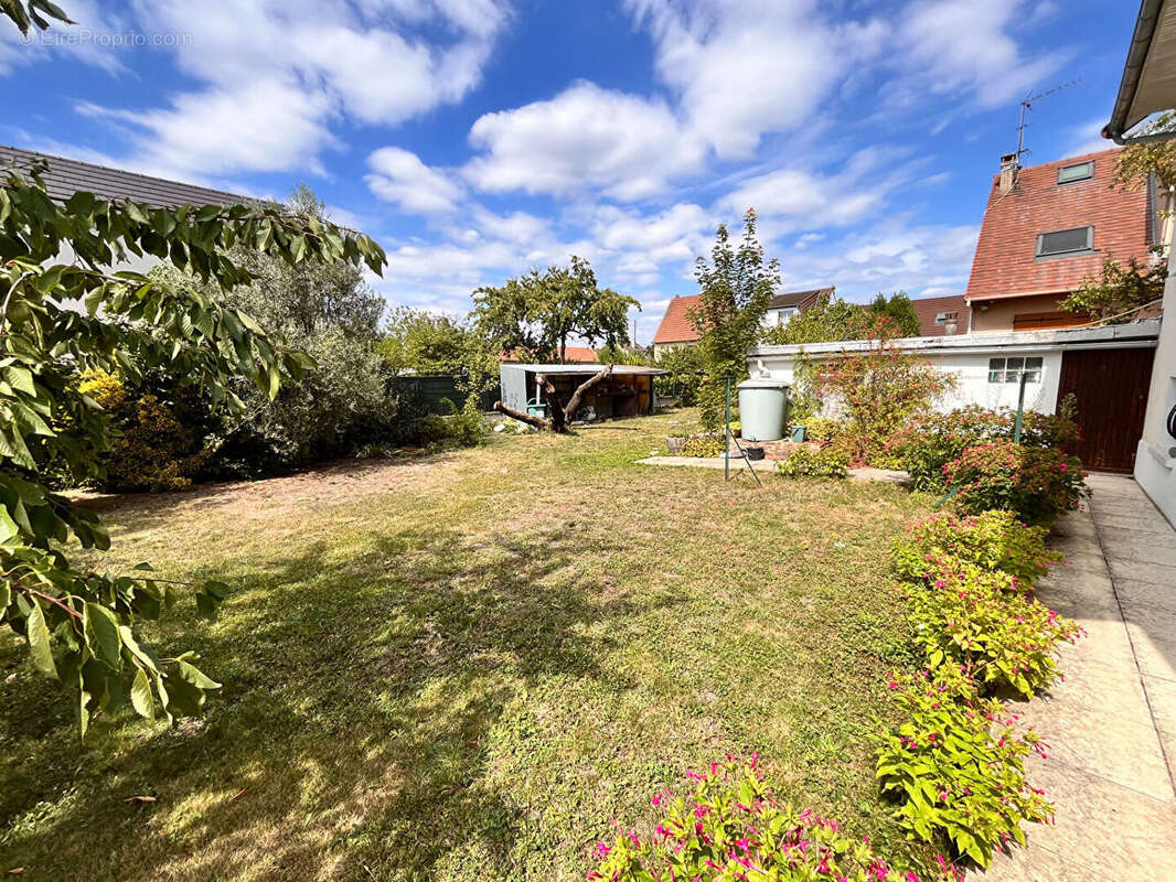 Maison à SARTROUVILLE