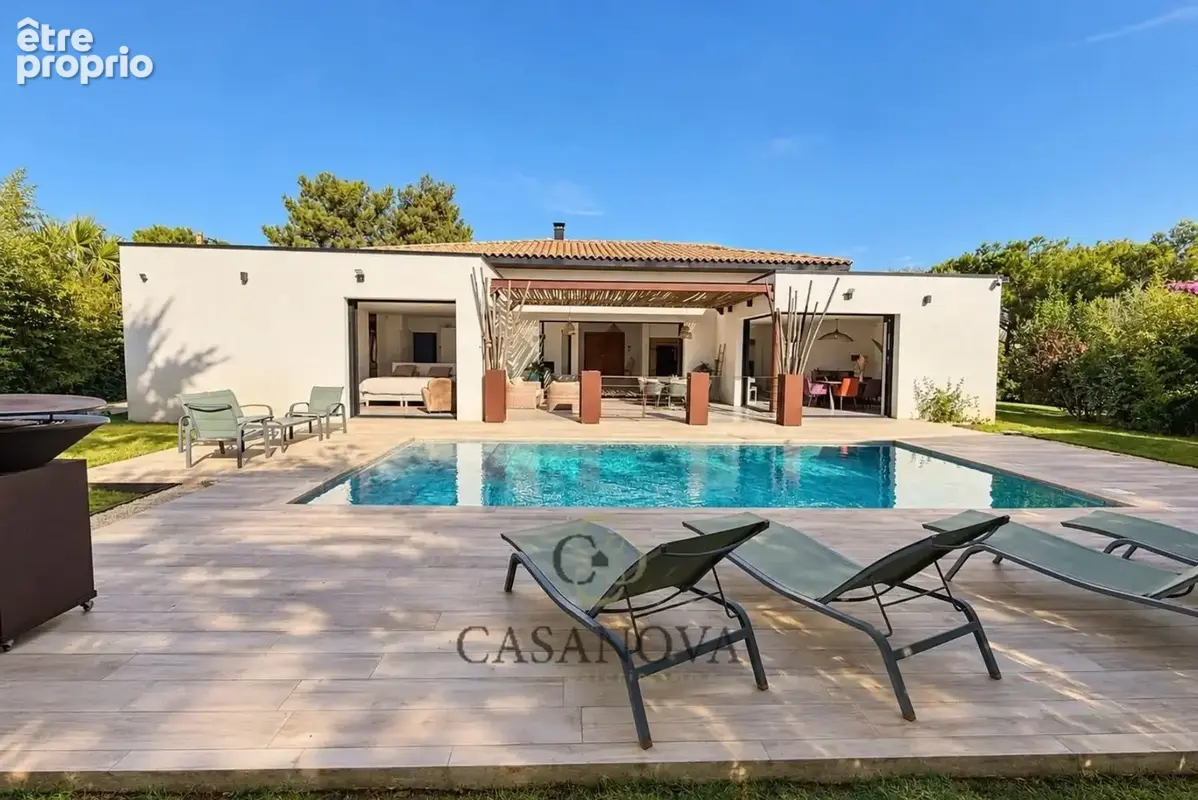 Villa contemporaine avec suite parentale sur piscine, dépendance et jardin paysager à Mireval - photo 2