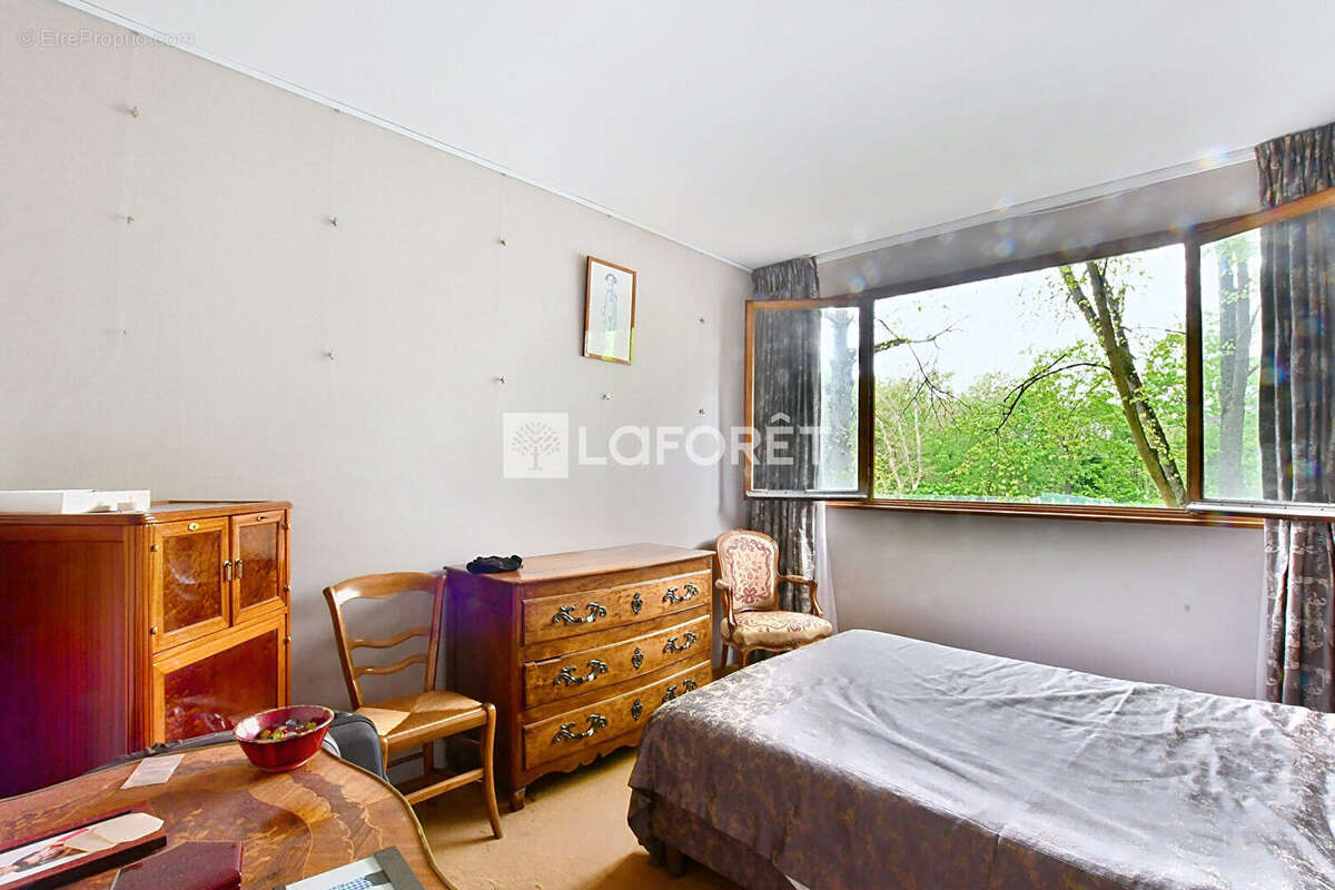 Appartement à LA CELLE-SAINT-CLOUD