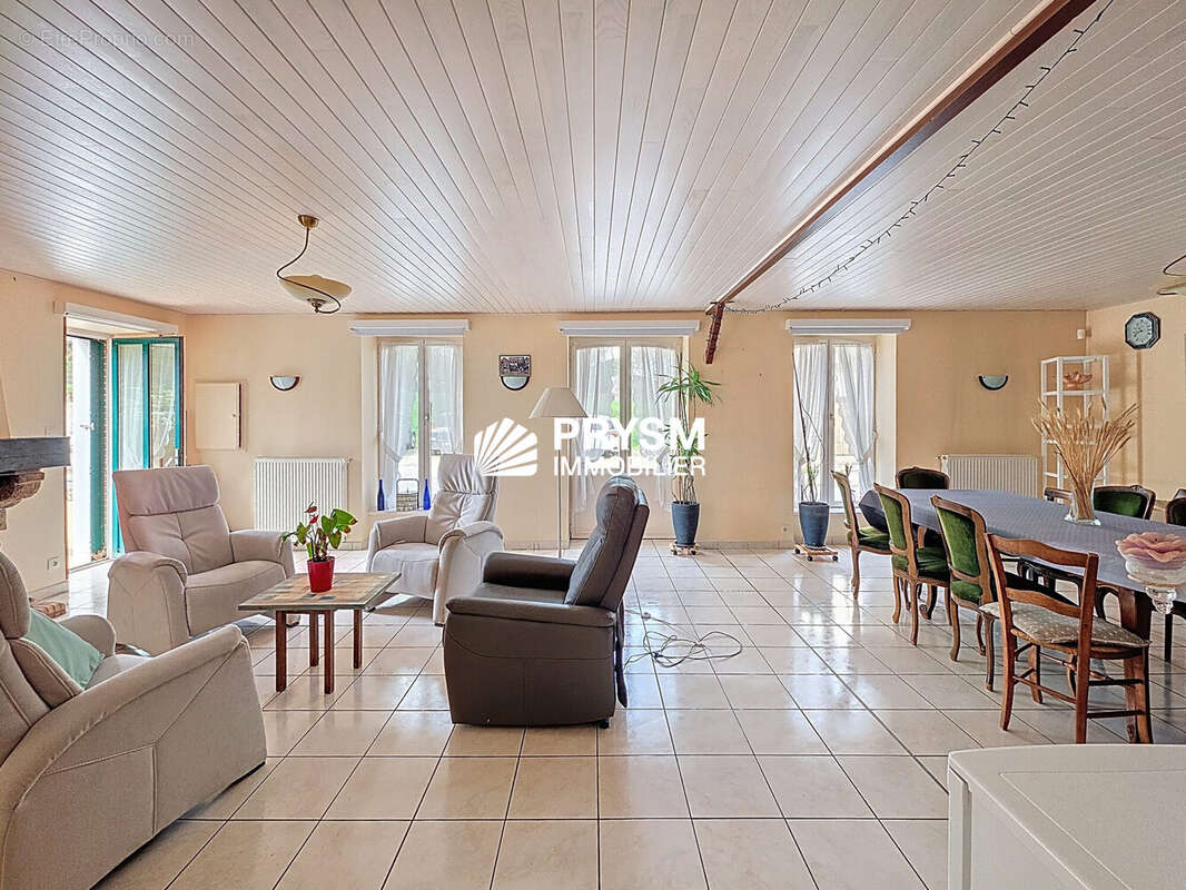 Maison à SAINT-SULPICE-LA-FORET