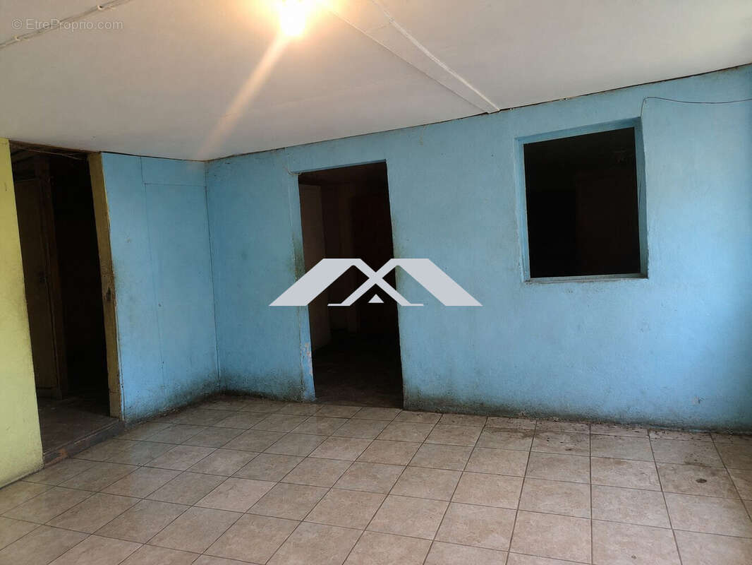 Maison 81 m² à Saint-Louis  - photo 6