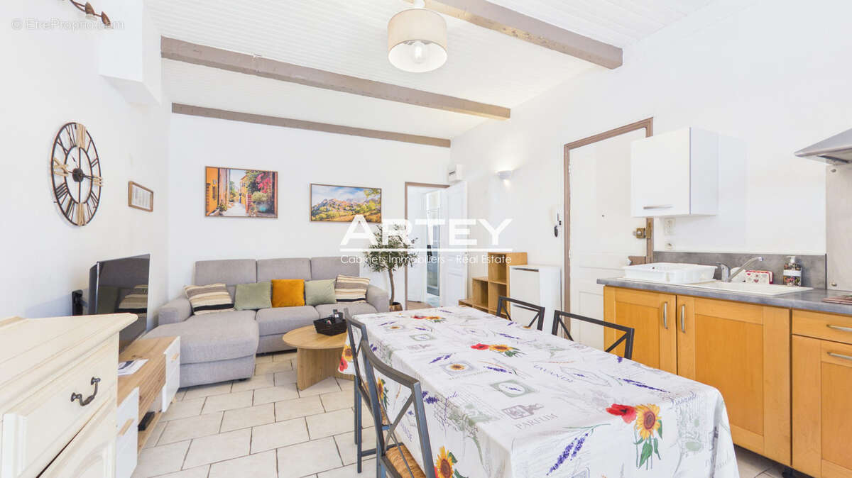 Appartement à CARQUEIRANNE
