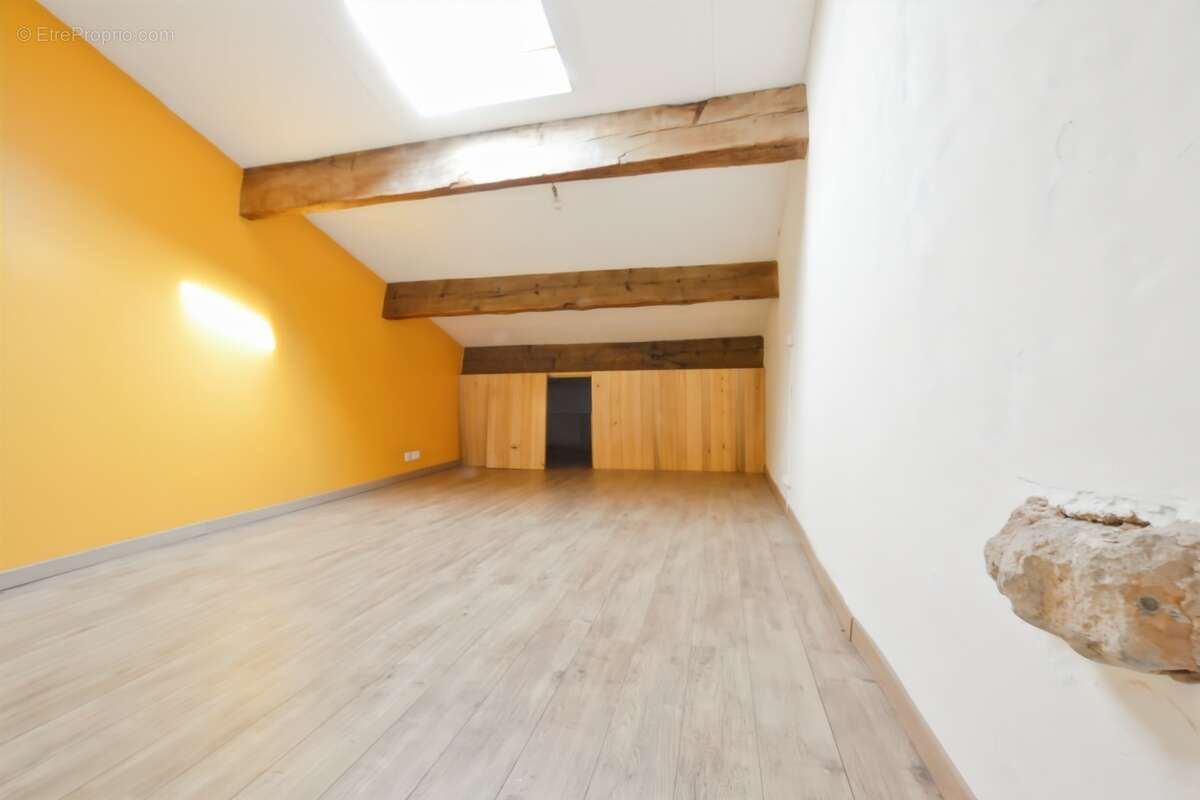 Saint-Chinian – Maison de village de 95 m², 4 chambres et cour sans vis-à-vis - photo 17