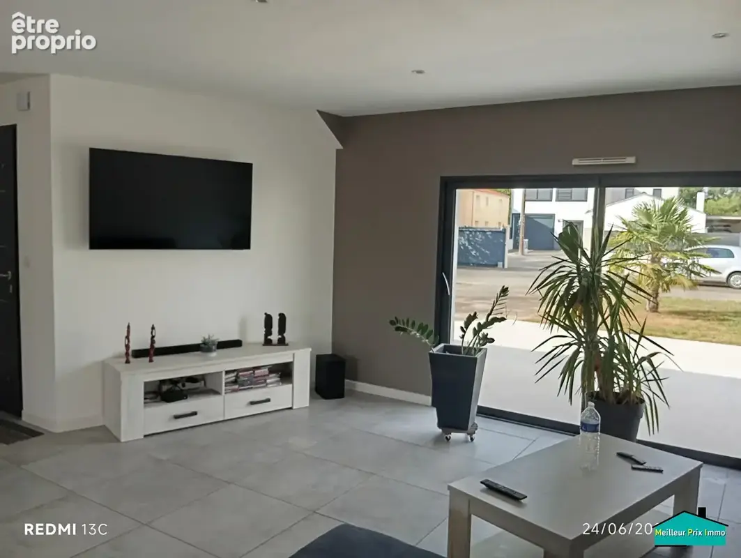 Maison de plain pied centre bourg TOUVOIS - photo 4