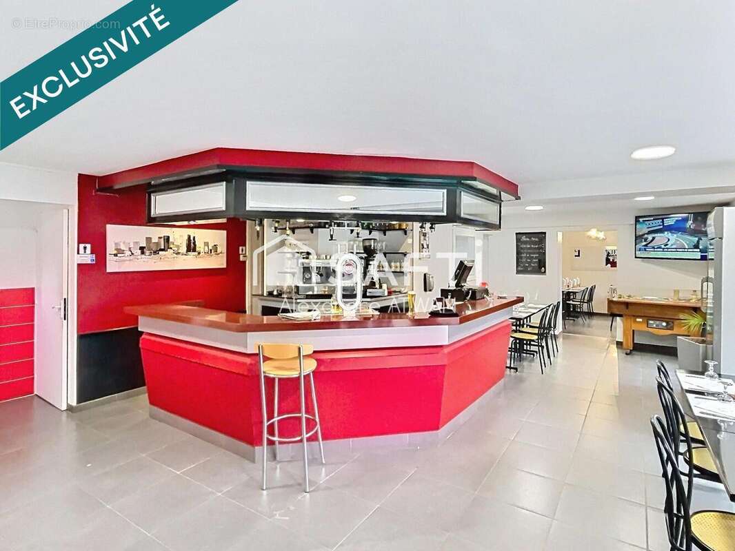 Photo 2 - Commerce à TRIEL-SUR-SEINE