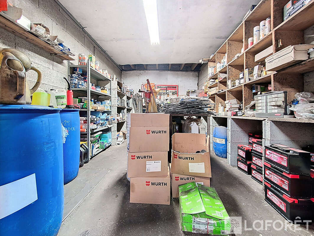 Commerce à LES CERQUEUX