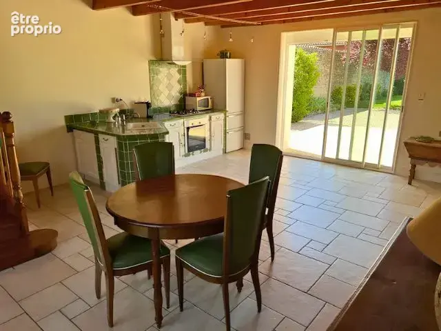 À Cherves-Richemont, MAISON DE CARACTERE avec magnifique jardin arboré et terrain supplémentaire de 900 m2 - photo 6