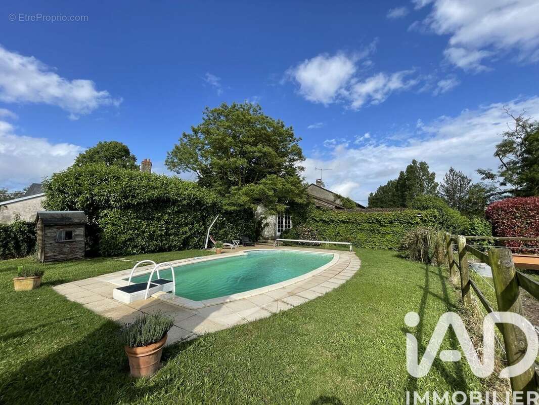 Maison 111 m² à Saint-Savin  - photo 6