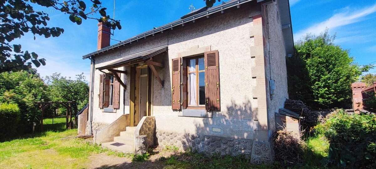 Maison à LA GUERCHE-SUR-L'AUBOIS