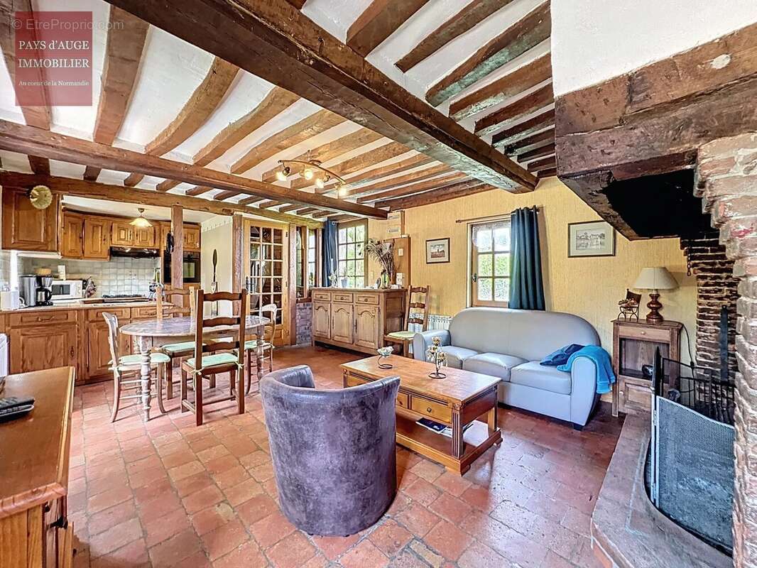 Maison à SAINT-GERVAIS-DES-SABLONS