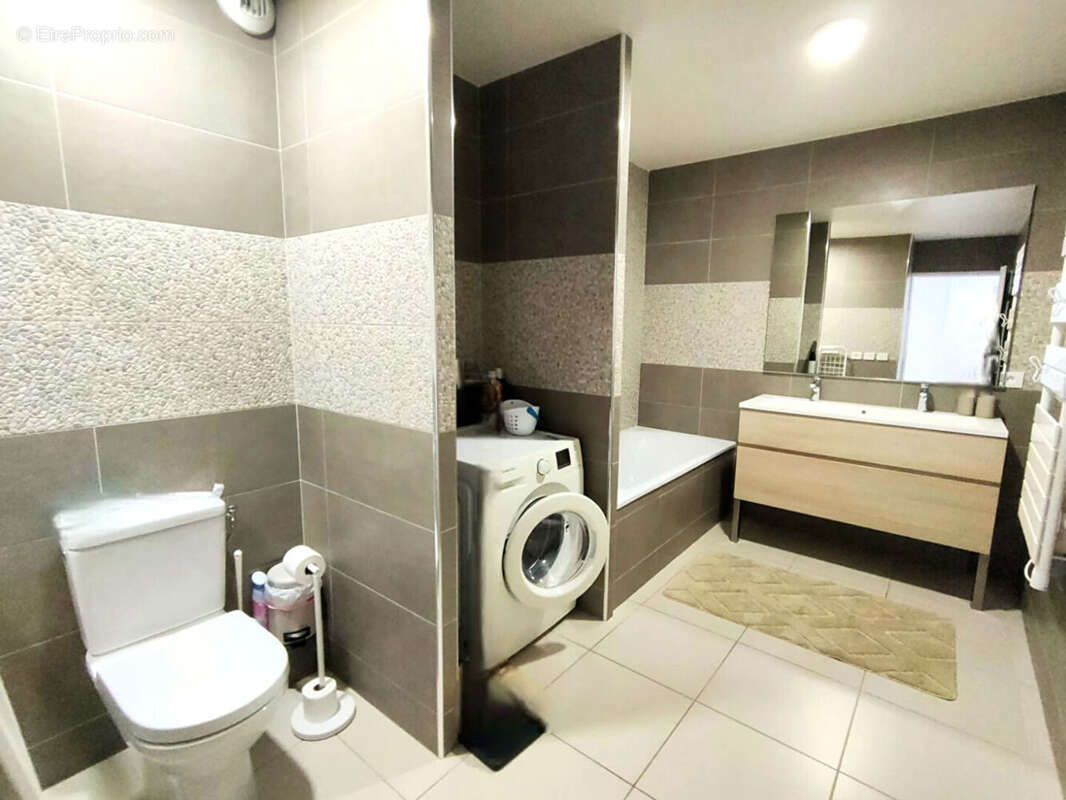 Appartement à MANDELIEU-LA-NAPOULE