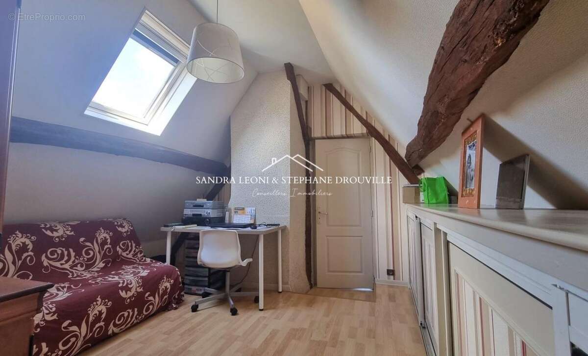 Maison à JOUY