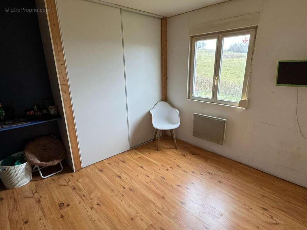 Maison 160 m² à Saint-Leger-Du-Bois  - photo 6