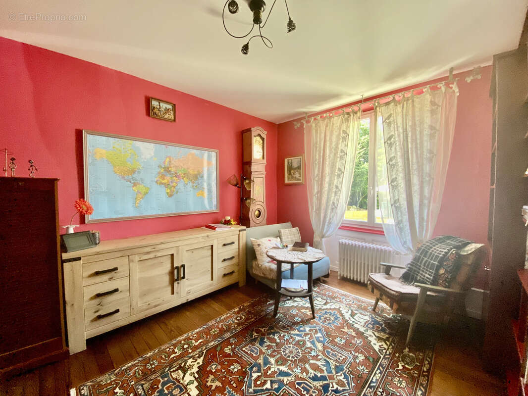 Exceptionnel Appartement Haussmannien à Héricourt   Une Fusion de Charme Historique et de Confort Moderne - photo 2