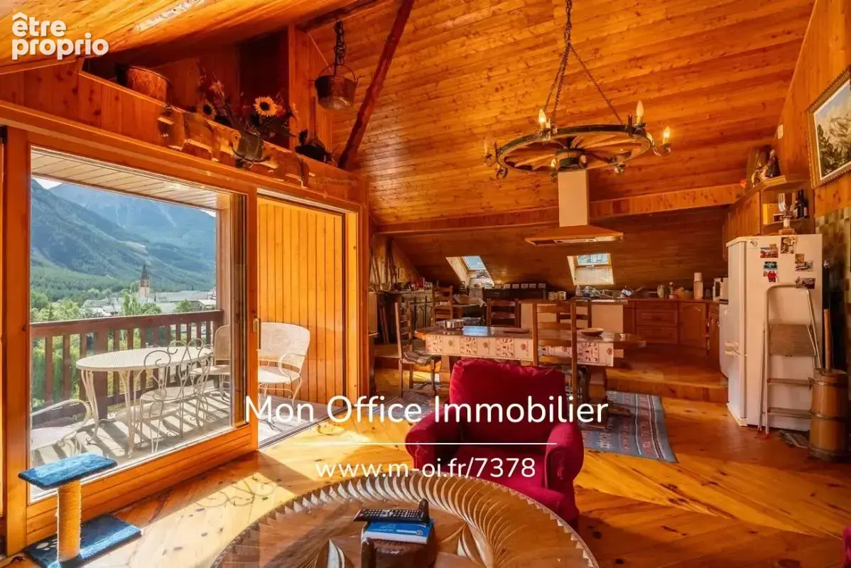Référence : 7378-SCN - Maison de 500 m2 avec 4 appartements au Val des Près - photo 4