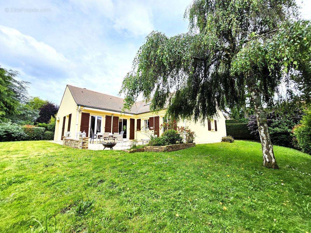 Maison à SAINT-NOM-LA-BRETECHE