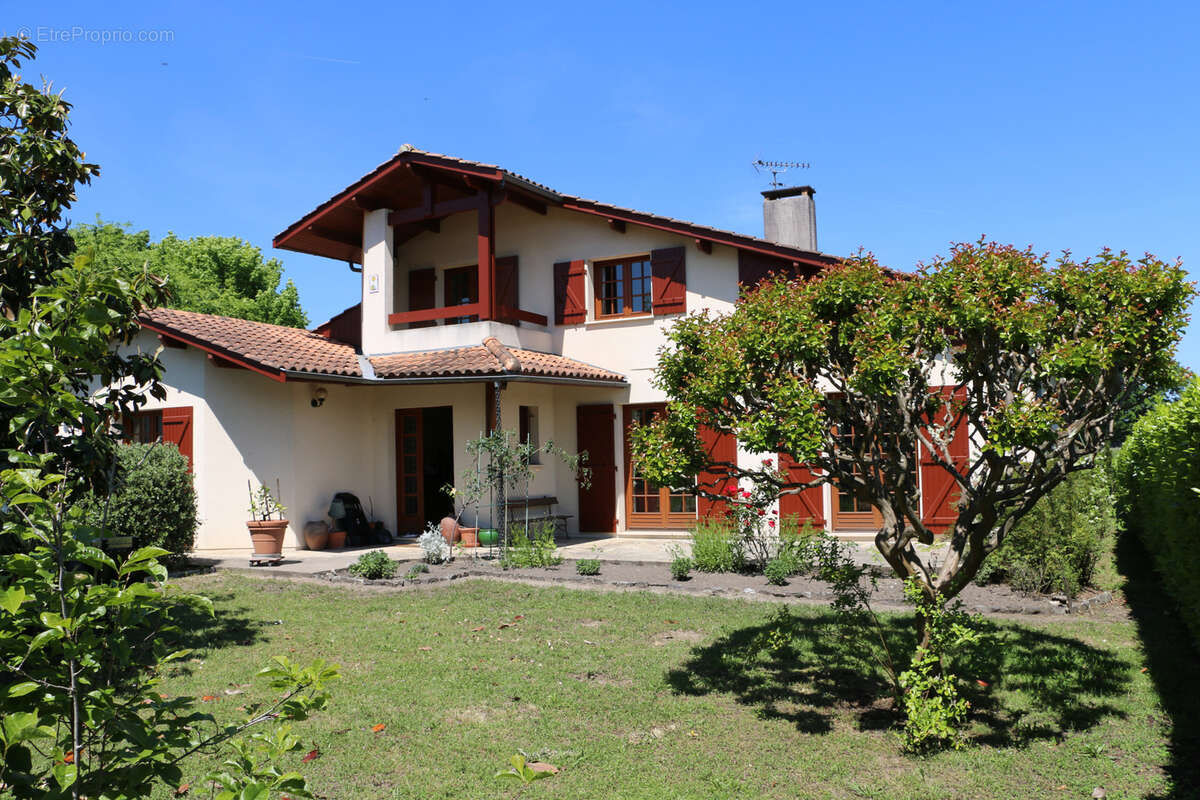 Maison à vendre   Grand terrain, 5 chambres, sous-sol intégral ! - photo 10