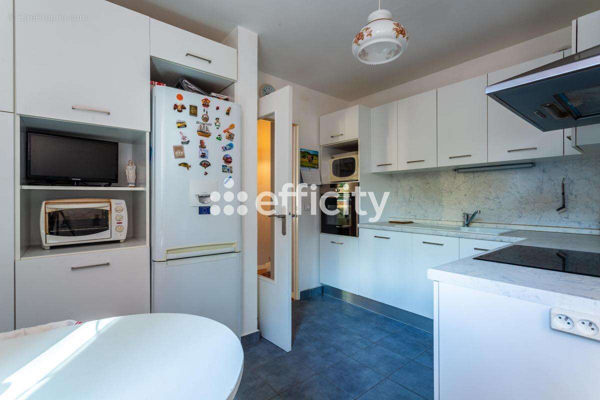Appartement à SAINT-GENIS-LAVAL