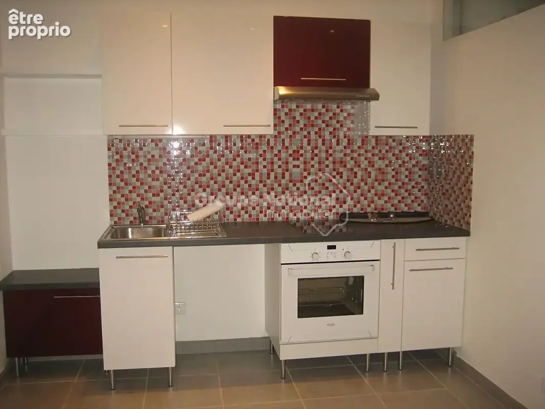 NÎMES Quartier Hoche-Sernam Immeuble de 3 appartements avec garage et cour - photo 9