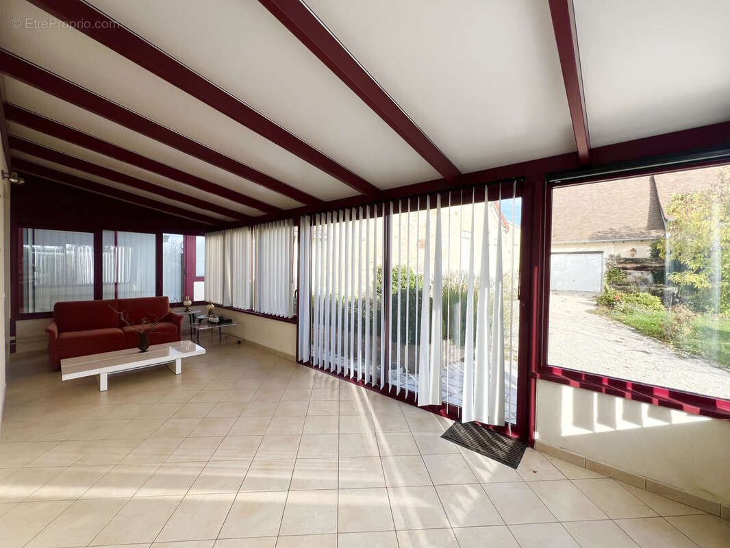 Maison à LOUAN-VILLEGRUIS-FONTAINE