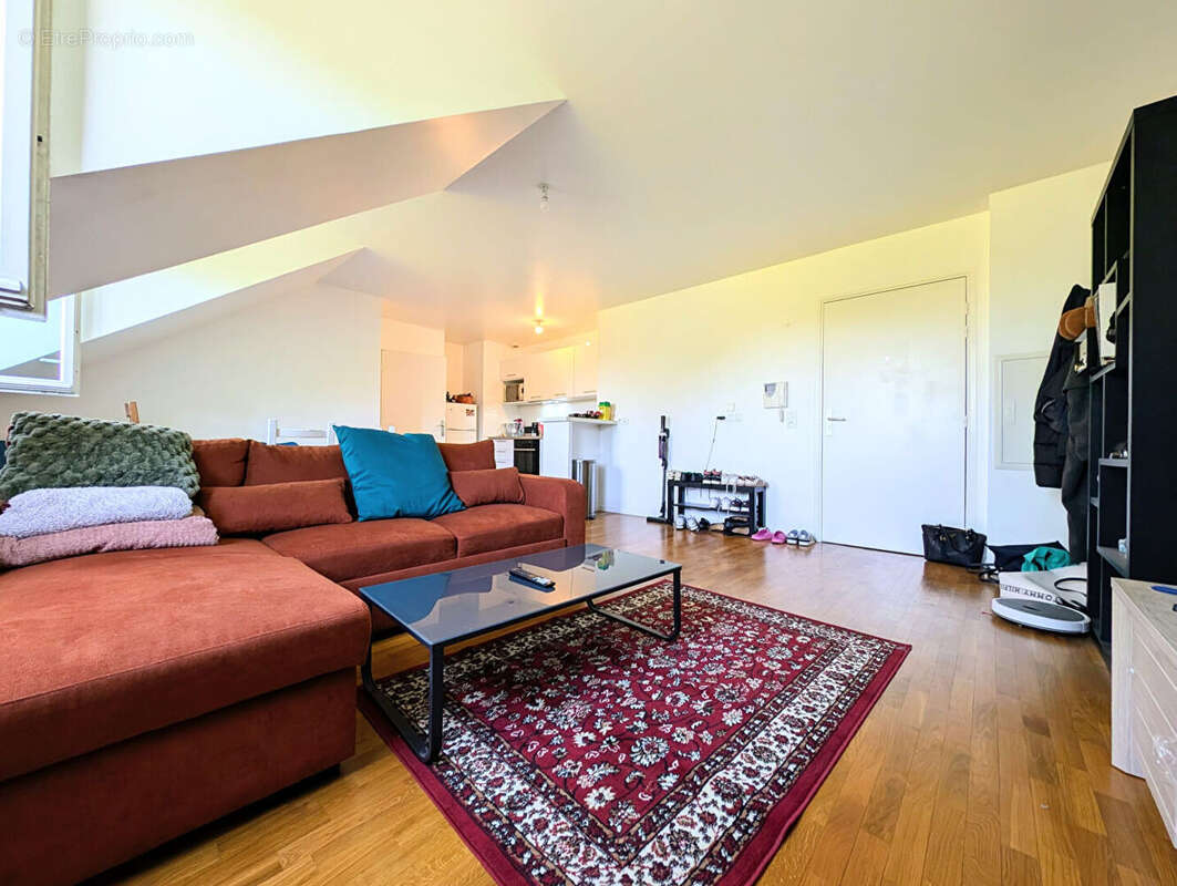 SARTROUVILLE - Appartement 2 pièces de 58 M² avec cave et parking en sous-sol - photo 3