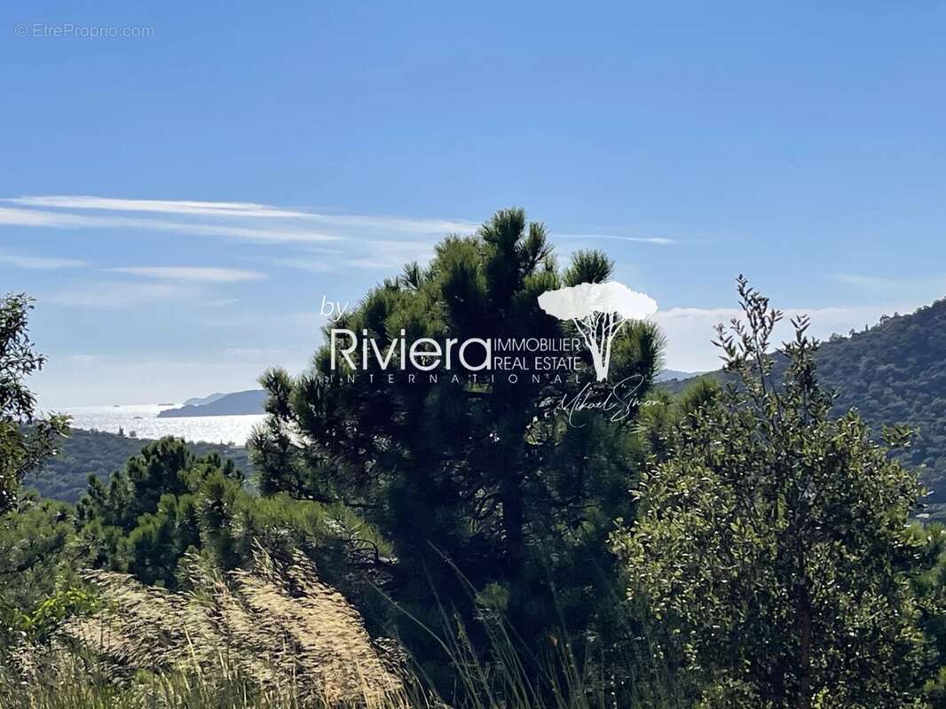 Terrain à RAYOL-CANADEL-SUR-MER