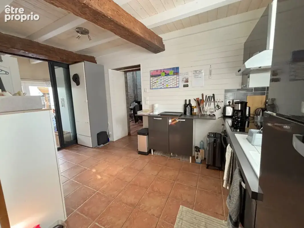 Charmante maison charentaise à vendre à Corme Écluse - Un havre de paix au coeur du bourg - photo 5