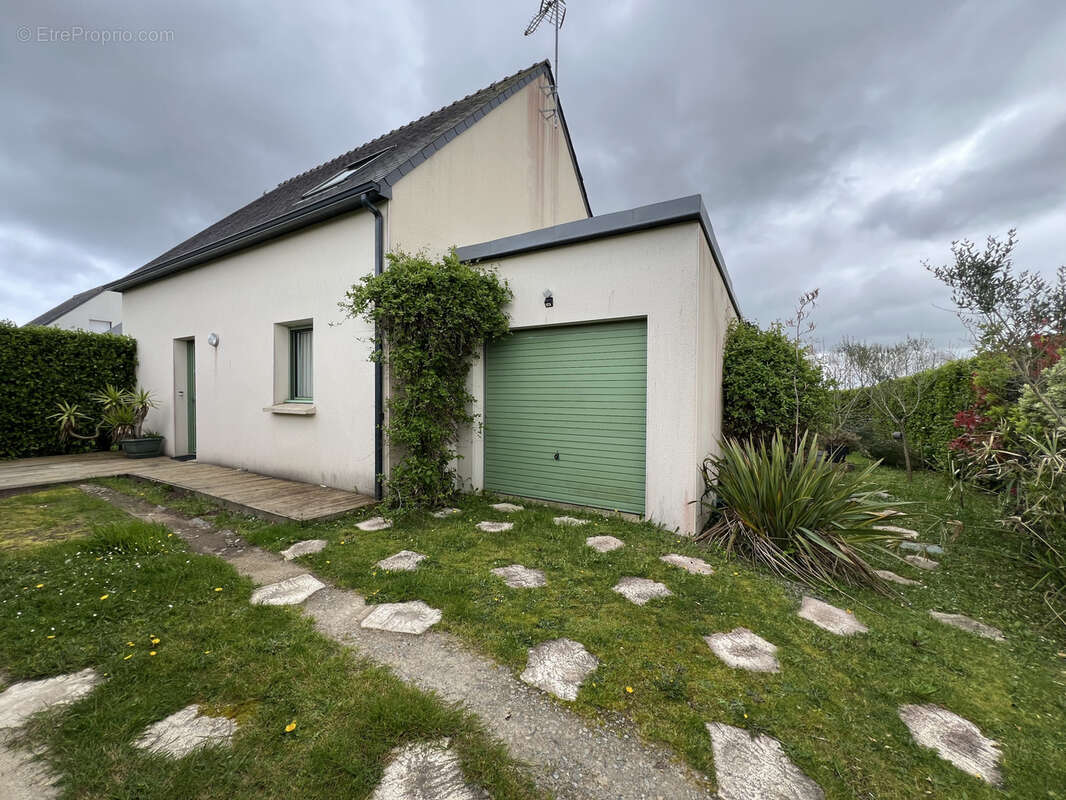 Maison à POULLAN-SUR-MER