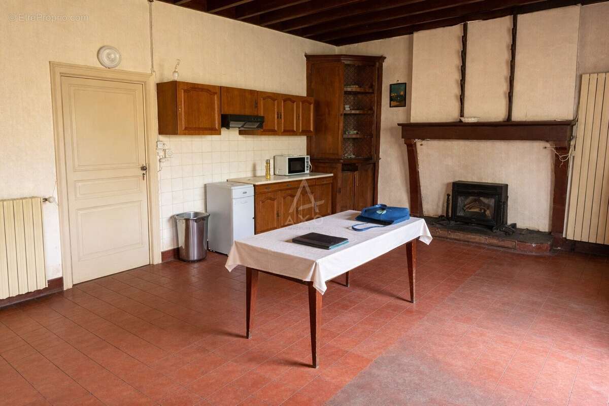 Maison à LA CHAPELLE-THEMER