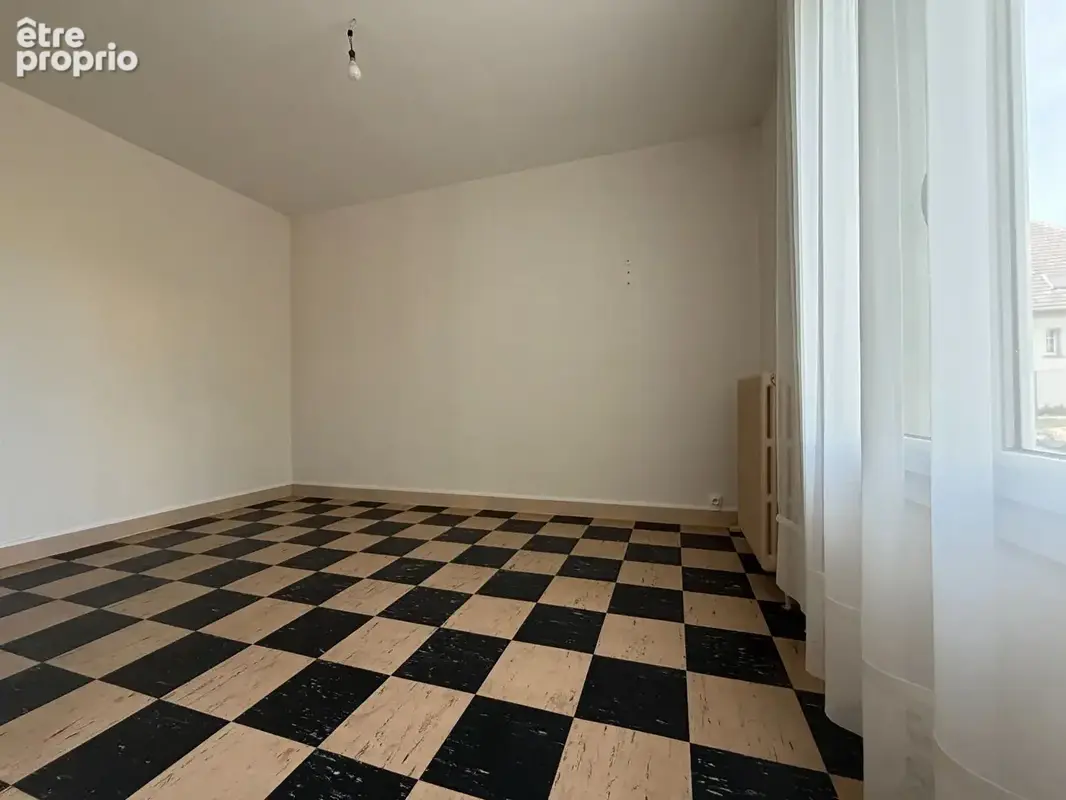 A vendre Maison Saint Jean Les Deux Jumeaux 7 pièce(s) 216 m2 - photo 13