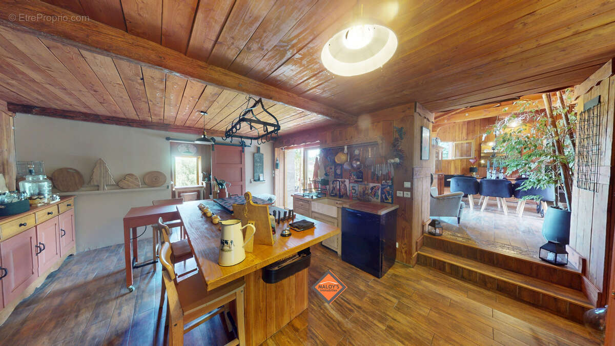 Maison à SAINT-JUST-D&#039;AVRAY