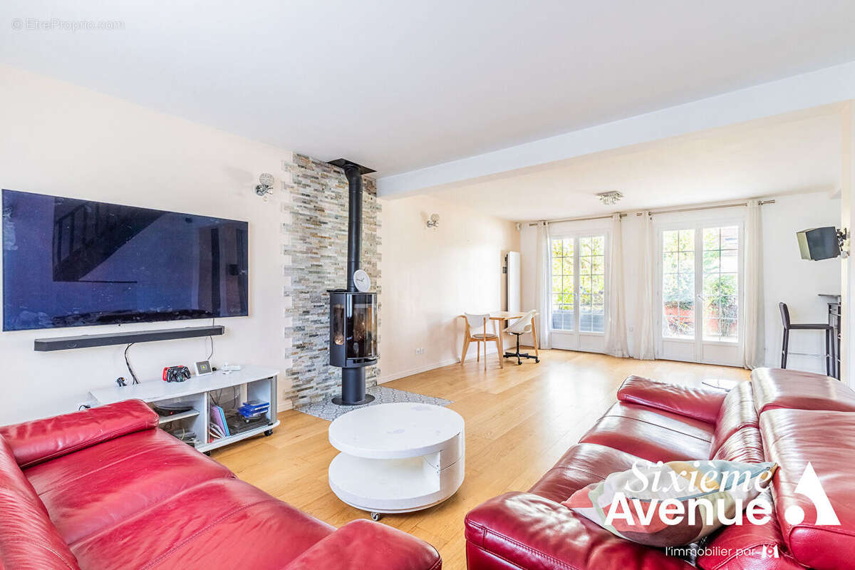 Maison à SAVIGNY-SUR-ORGE