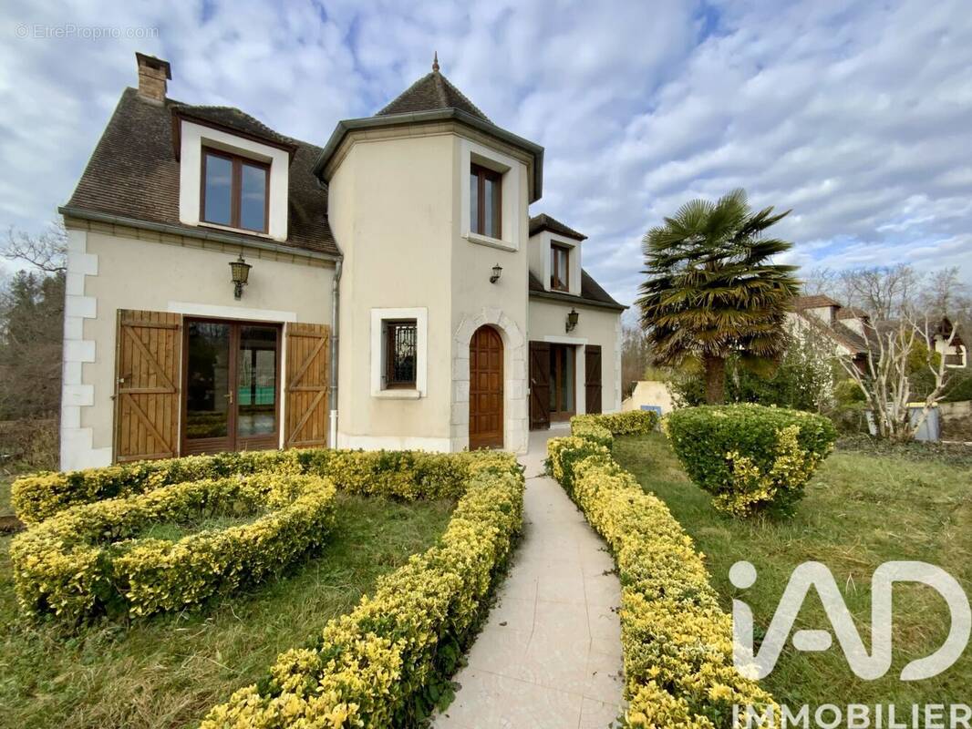 Photo 1 - Maison à MONTCOURT-FROMONVILLE