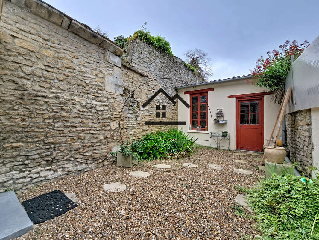 Appartement à MOUY