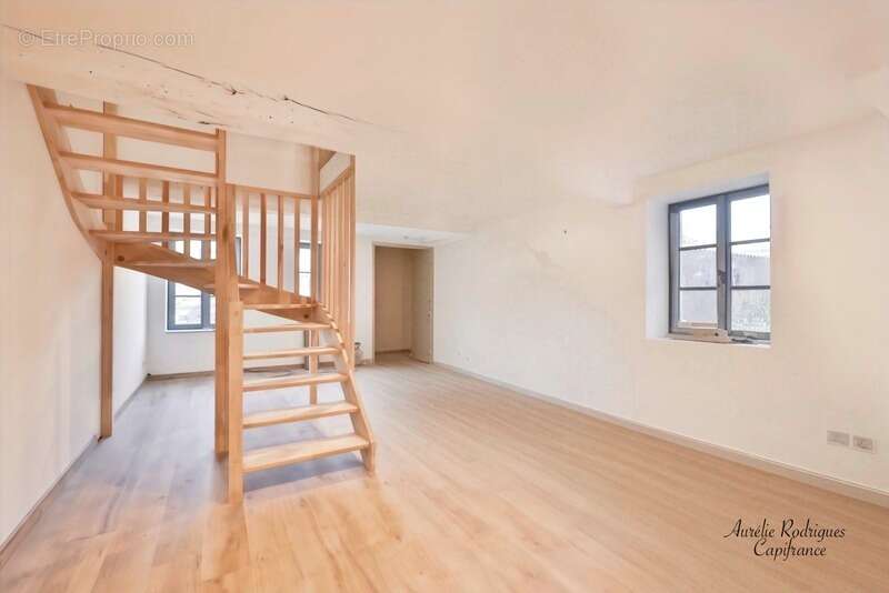 Maison à PONT-DE-VAUX