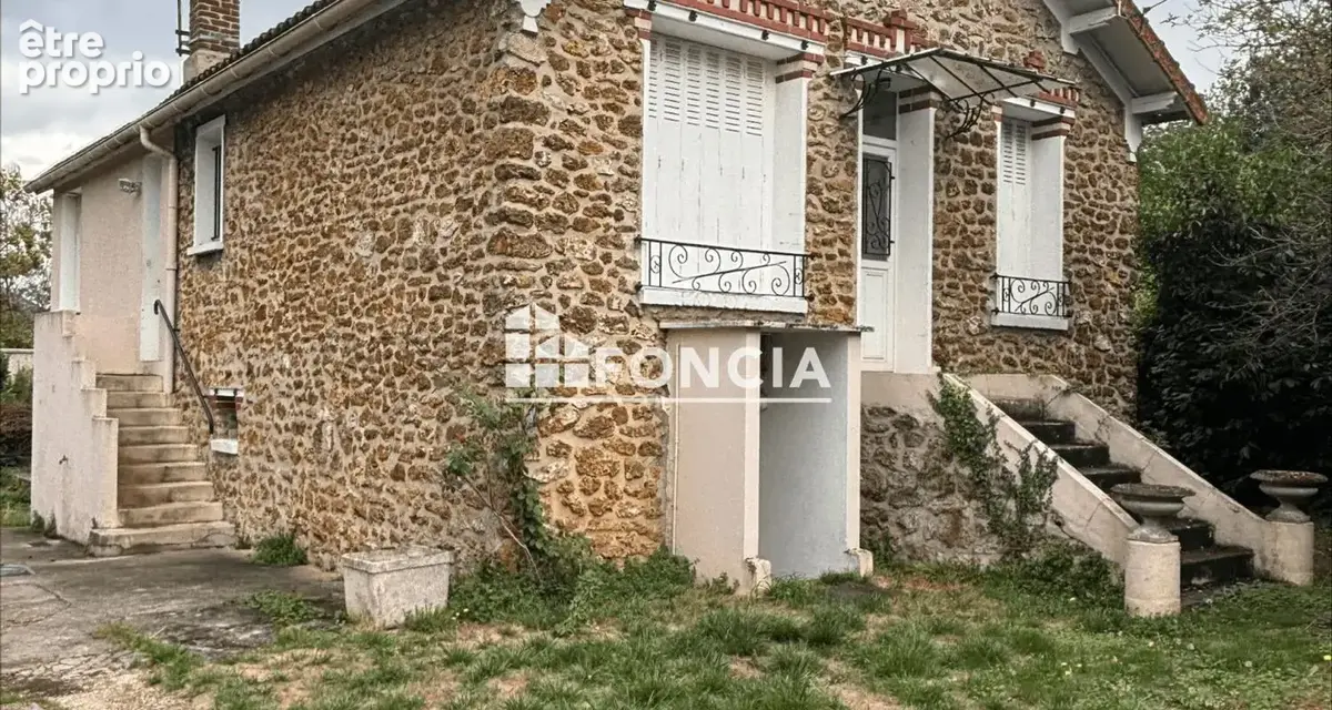 Maison familiale avec sous-sol total et terrain de 795 m2-hyper centre sainte-genevieve-des-bois - photo 1